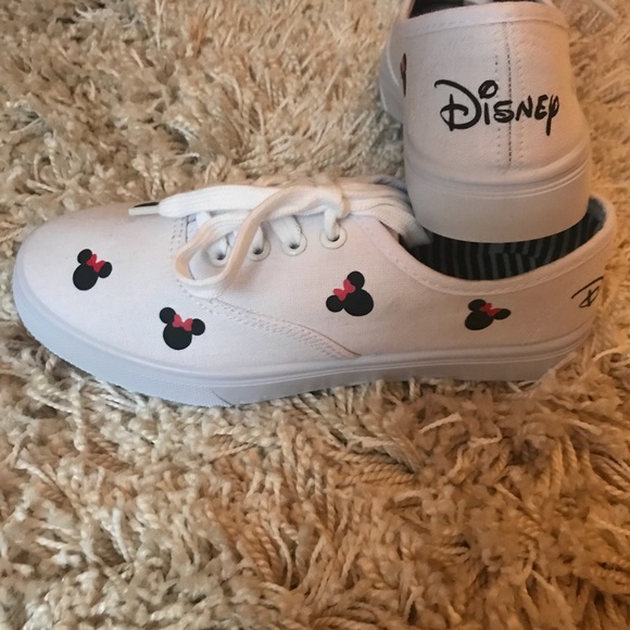 Minnie Mouse Shoes - Picture 5 of 5